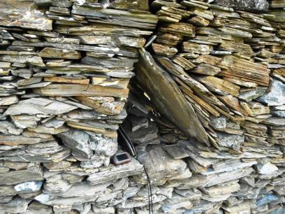 Finestra de la barraca del corral del Capelleres (Queralbs)