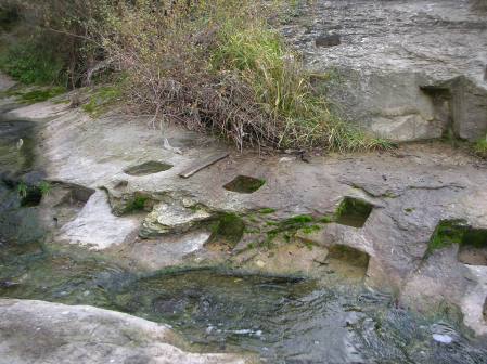 Restes de la resclosa del molí de Baix